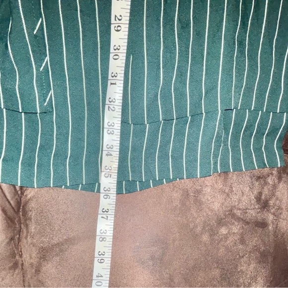 VTG I.S.B. INC. WOMEN'S SZ 10 elegant STRIPED dress green and white. - Picture 9 of 11